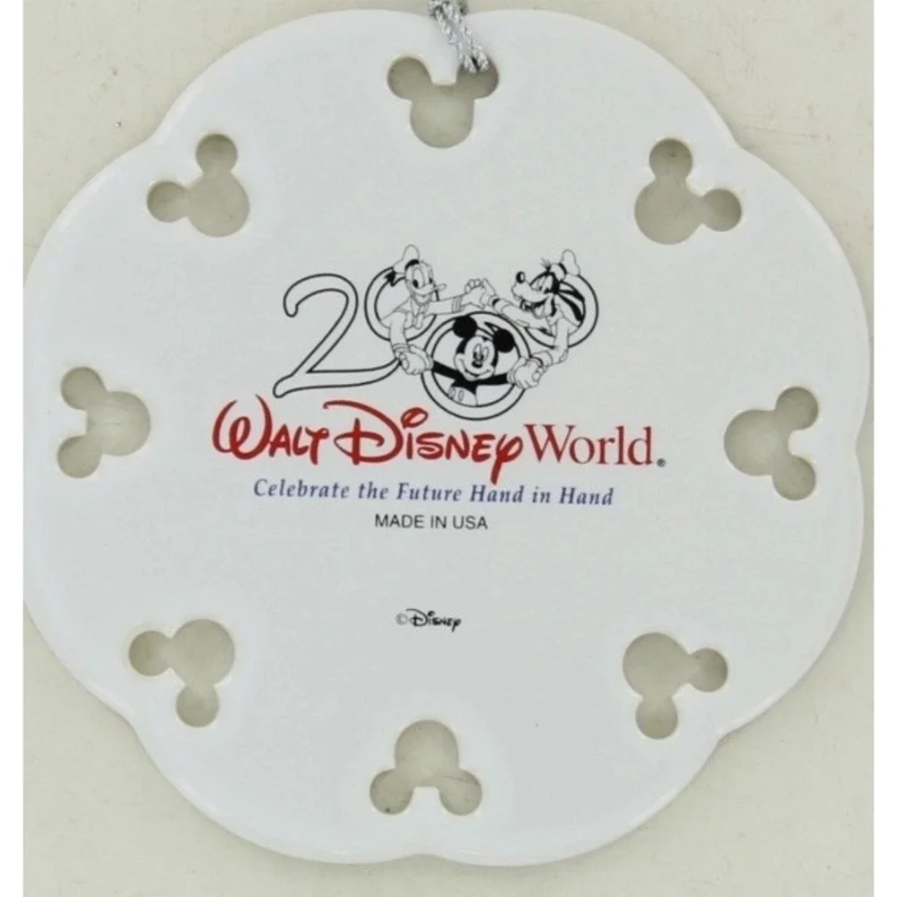 2000‎ Walt Disney World Ornament - Celebrate the Future Hand in Hand - Picture 4 of 4
